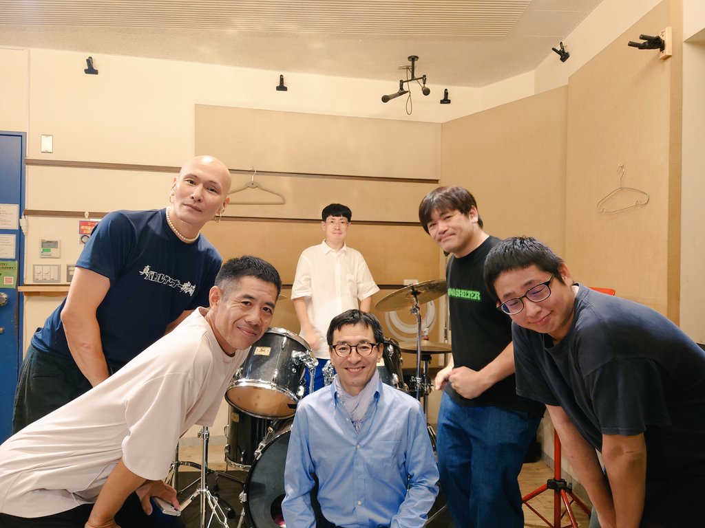 matsushitakouji's tweet photo. 9/12木のキャプテンクーコッチの今日は出し物の練習でした！みんなの面白さが眩しかったです！当日が楽しみですー！自分も引き続き、準備を頑張ります！ヨシケン改さんのあの姿、みれる可能性が大です！（笑）駆け込みのご来場もお待ちしておりますー！動物電気の石崎和也さんは本当に面白い！嬉しい！ https://t.co/HK5o393LsG