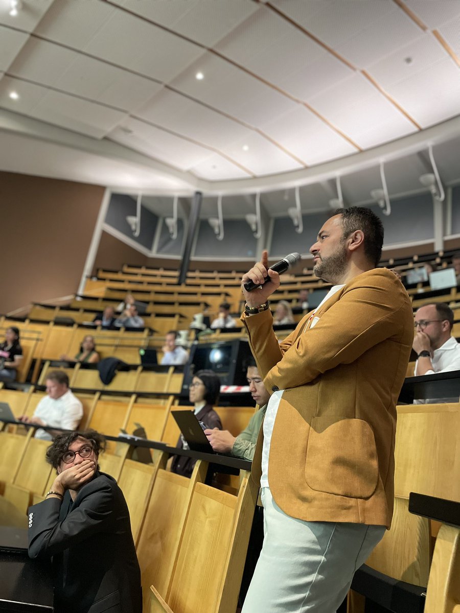 CCCZ_USZ's tweet image. 4th Clinic meets Data Science Symposium bringing together many data scientists and some clinicians. A great event highlighting the importance of this fast-evolving field.