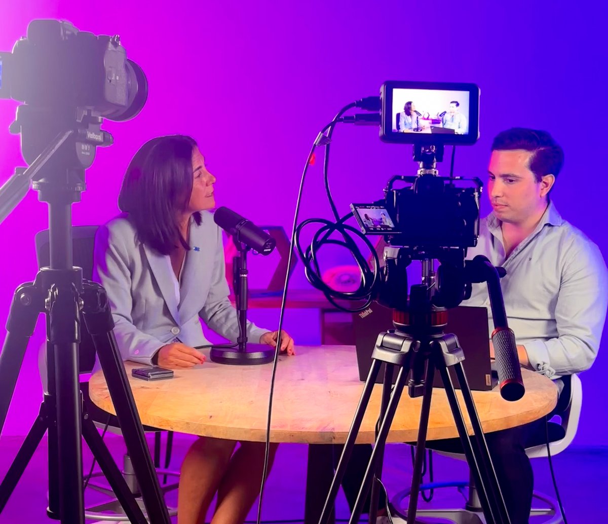 TelefonicaTech's tweet photo. ¡Arrancamos septiembre con fuerza! 🚀🎙️

Hoy en un nuevo #LinkedInLive de @Telefonica, nuestra COO de España y América en Telefónica Tech, María Jesús Almazor, ha participado en #DirectivasTelefónica, un espacio para hablar sobre #innovación, #tecnología y el papel de Telefónica Tech en la #TransformaciónDigital de las empresas. 💼✨

📹 Puedes ver la entrevista completa aquí: https://t.co/cxLKc3eLq7