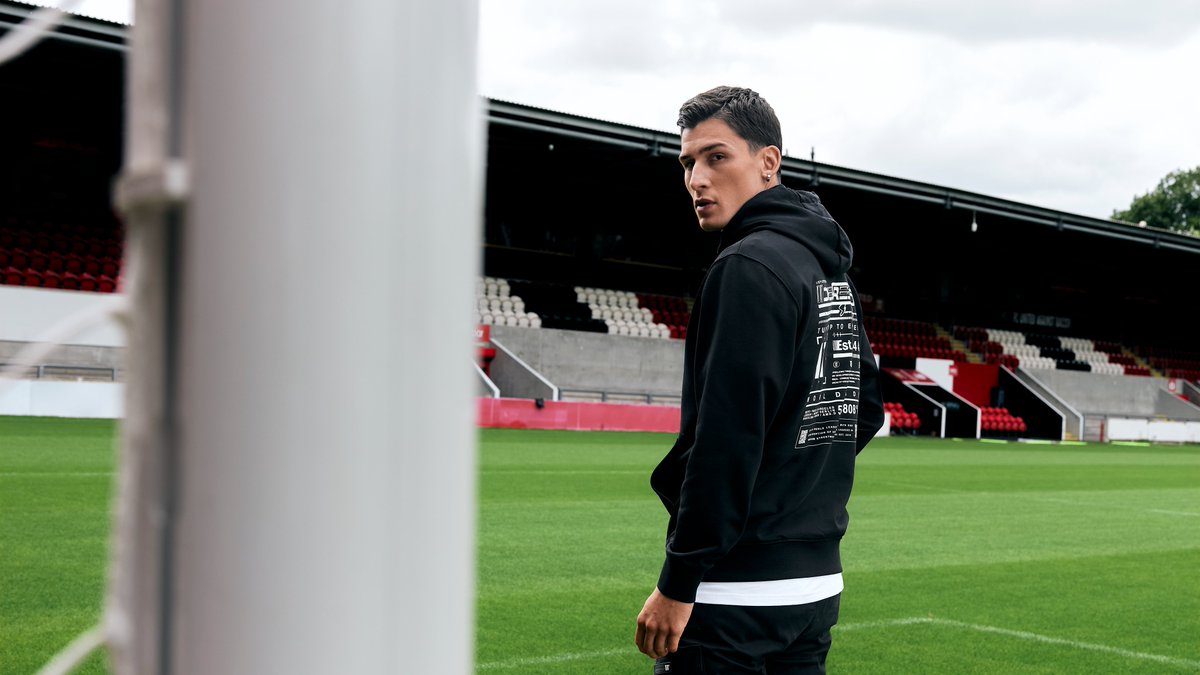 11 Degrees tweet media