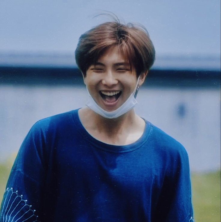 doyouknowbtsYes's tweet image. Namjoon escaped your pocket and you seemed to not notice 😭 : a cute Namjoon Thread 

[Open at your own risk]