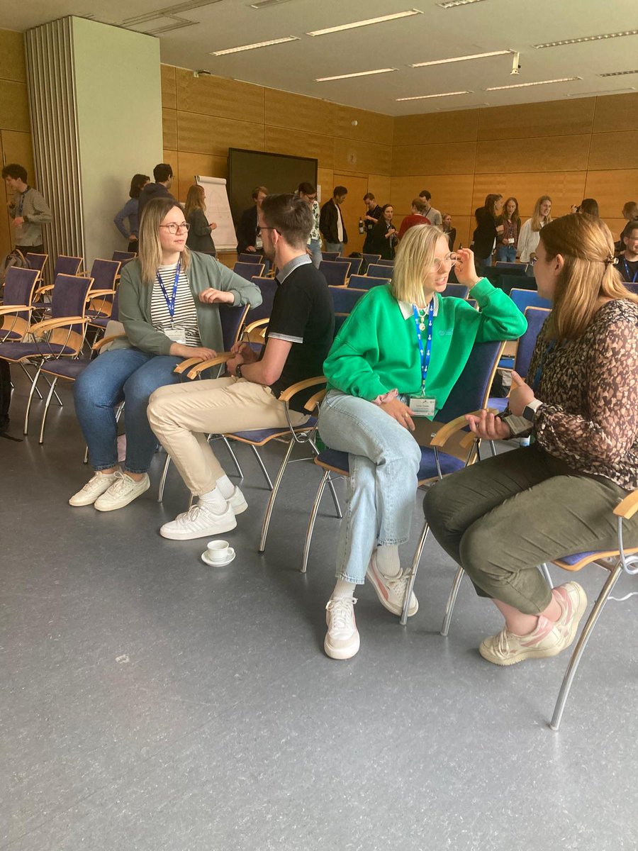 IPN_Kiel's tweet photo. Nachwuchswissenschaftler:innen können ihre Promotionsvorhaben bei Round Tables, Einzelberatungen oder Speeddating mit Expert:innen der #Mathematikdidaktik besprechen. 🤝 Ein perfekter Rahmen für Austausch und Networking! #GDMNWK2024 2/2 https://t.co/iT3fjMGlWq