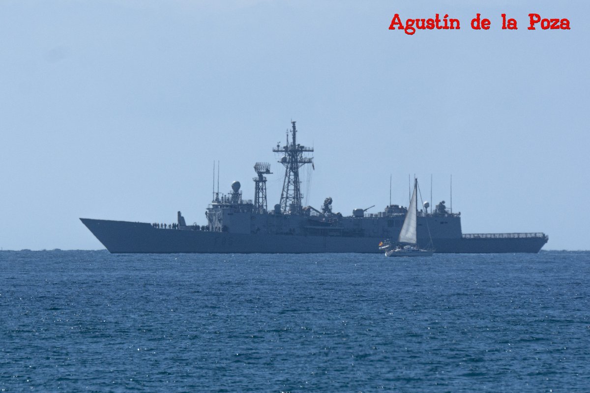 AgustinLowpozi's tweet photo. La fragata Navarra F-85 regresa a su atraque habitual en la Base Naval de Rota tras completar operaciones en la Bahía de Cádiz.
#FragataNavarraF85 #BaseNavalDeRota #BahíaDeCádiz https://t.co/HYj1OcyoVC
