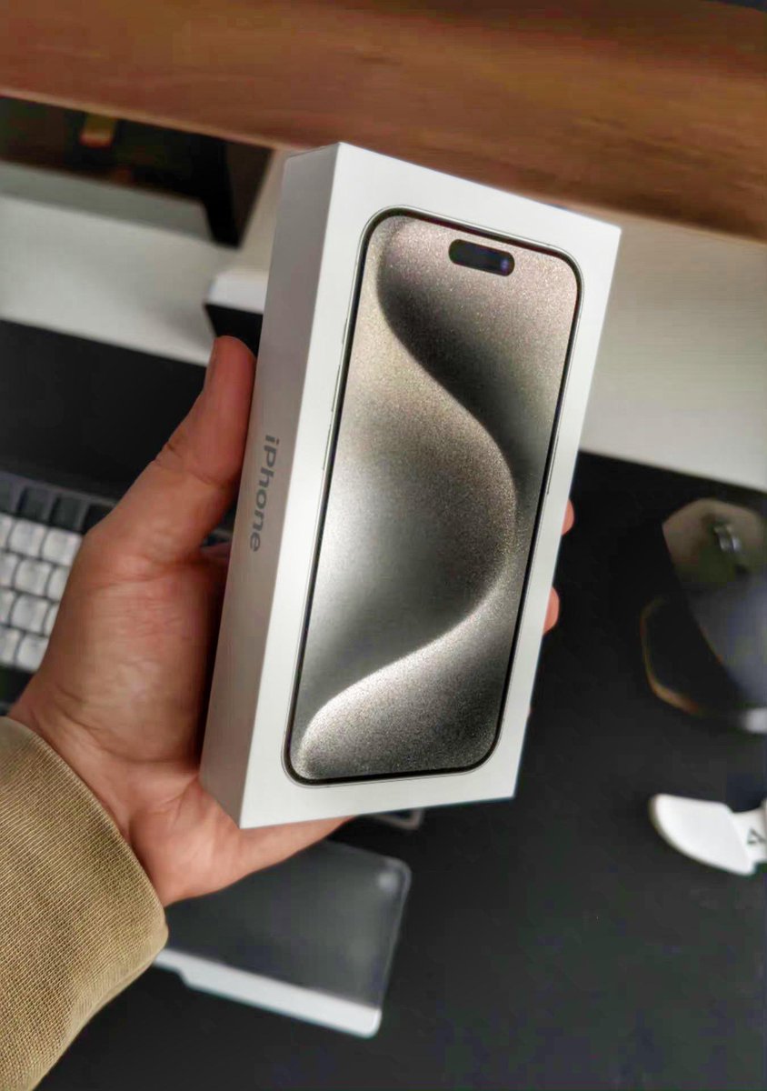TimelineCR7's tweet image. 🚨 IPHONE 15 GIVEAWAY 🚨

I’m giving away a brand new iPhone 15 in a collaboration with some friends!

To participate:

1️⃣: Like &amp;amp; repost
2️⃣: Follow @RealAnonTrader &amp;amp; @cryptobeastreal

The winner will be announced in 48 hours, good luck everyone!