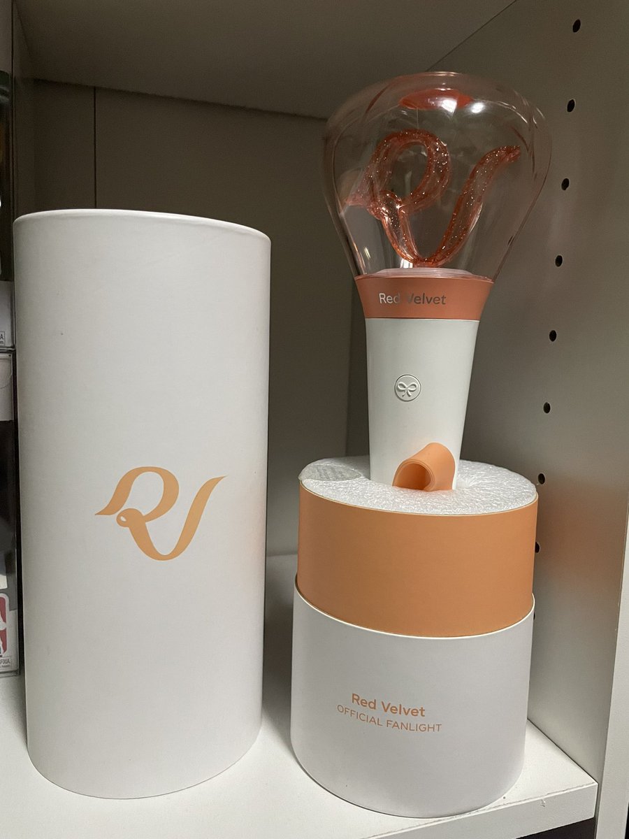 bee_arbeee's tweet photo. FOR SALE

Red Velvet Lightstick
• 1500php (nego for sure buyer)
• used 2x, then just stored and displayed after
• all working
• comes w/ original packaging

• MOD: sdd/ggx
• MOP: gcash

wts lfb ph https://t.co/UpqVgkyWqR