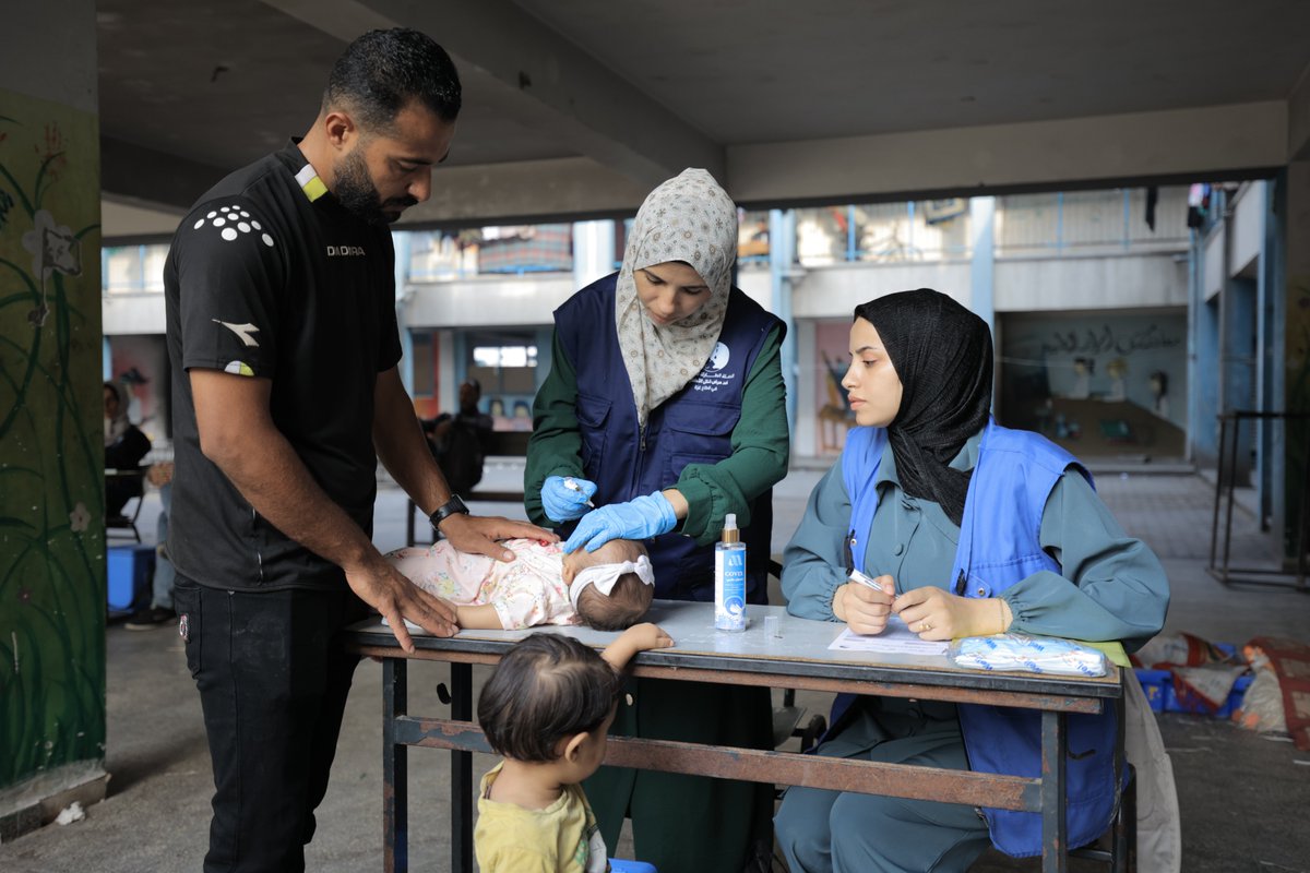 UNRWA's tweet photo. Despite the significant incident yesterday where the Israeli Army stopped a @UN convoy with staff traveling to provide #polio vaccinations, our teams have been able to vaccinate thousands of children in north #Gaza today.

This is a race against time, the spread of polio is a very real threat. Our colleagues continue to do the impossible to reach every child under the age of 10 across the #GazaStrip
