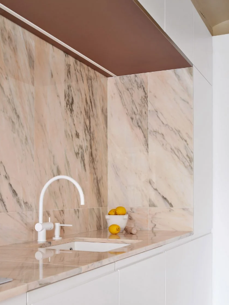 TNInteriors_'s tweet photo. Gold-leaf wall divides renovated Barcelona apartment by Raúl Sánchez Architects.

Architect Raúl Sánchez has renovated a flat in a typical Barcelona apartment building, adding built-in cabinetry and fur...

Check out the full story 👉 https://t.co/aPOtSQ3YZW (@dezeen)

#interiors https://t.co/KR0eaDkvSL