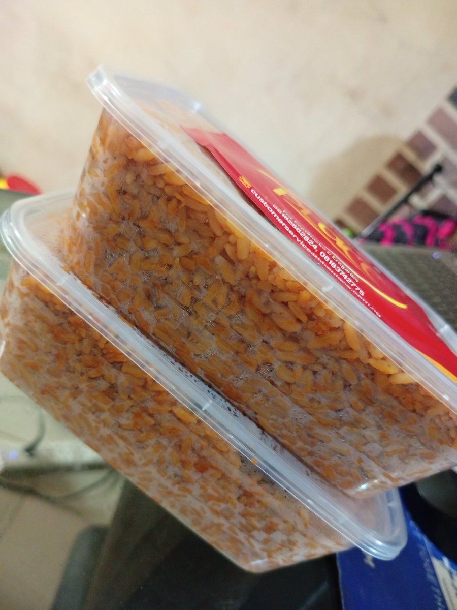 Kayode_Glory's tweet photo. @theplacefood_ng Very true. Unfortunately, this is what your branch at Aviation mall did yesterday. I ordered for the Belleful package via @chowdeck and I was sorely disappointed. Just look at what I was given as Belleful compared to what I got at the GRA branch this morning. https://t.co/fde3hdFdOa