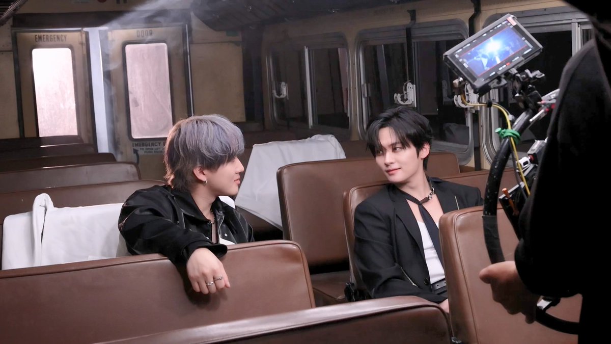 Stray_Kids's tweet photo. Stray Kids(스트레이 키즈) "Stray Kids" Video MAKING FILM

https://t.co/KYe9X3XNjF

#StrayKids #스트레이키즈
#ATE
#ChkChkBoom
#StrayKids
#YouMakeStrayKidsStay https://t.co/iEoX94frpN
