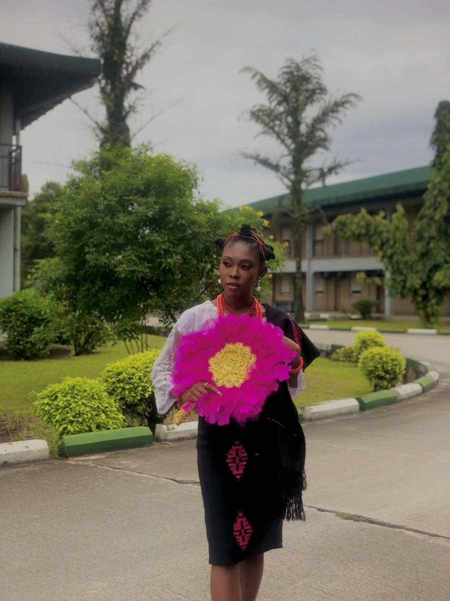 ___praiseGod's tweet photo. Still in the mood of my birthday 🎂💐
ONDO babe 😘 https://t.co/QF98XBApxD