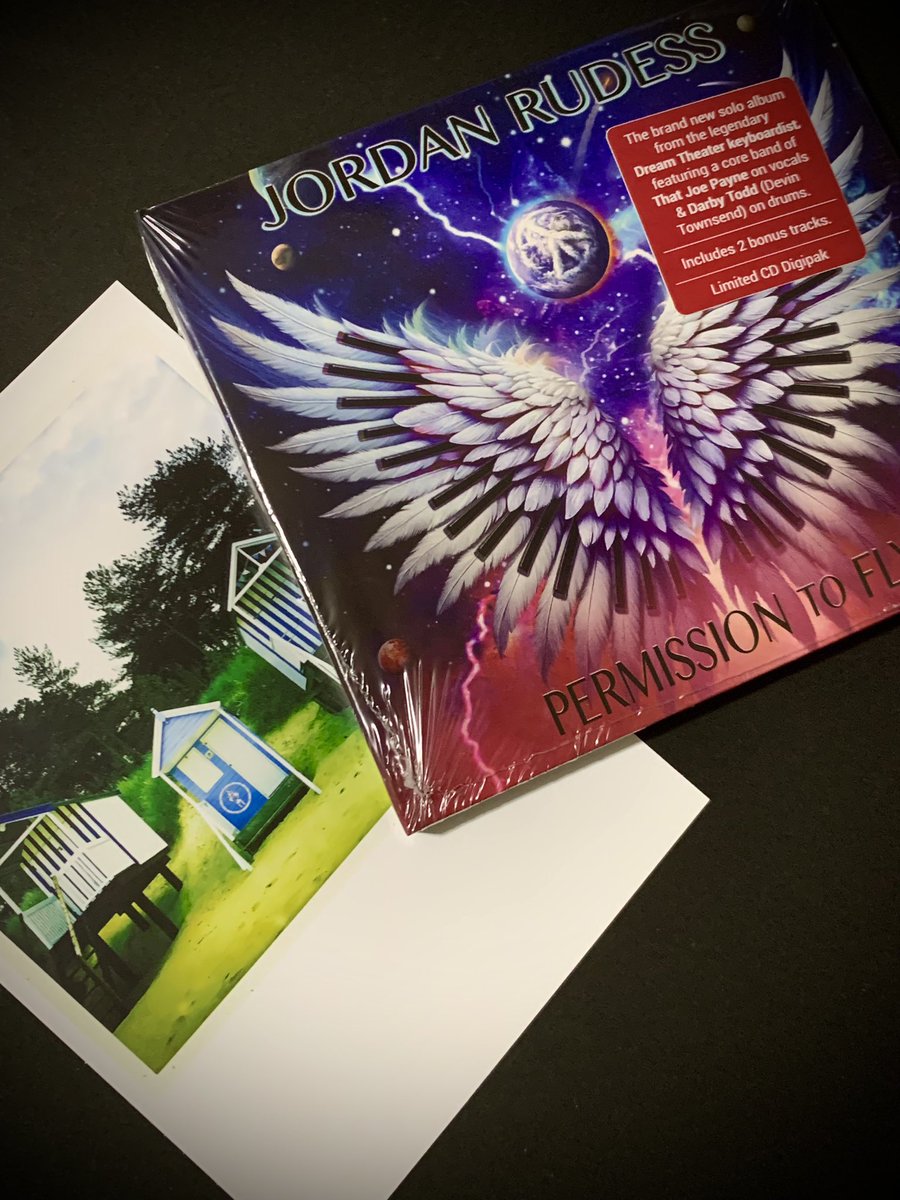 NAL2010's tweet photo. JORDAN RUDESSの新譜『Permission To Fly』Burning Shedから届きました🎶
サイン入りを頼んだつもりだったけど先着だったのかアイテム間違いか🤔 https://t.co/tXH5T2KCnj