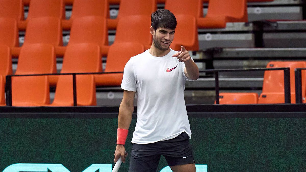 🚨SORTEO <a href="/DepCOPEValencia/">Deportes COPE Valencia</a> 🚨

🎾 ¿Quieres asistir a la <a href="/CopaDavis/">Copa Davis</a>? 

🎟 Sorteamos DOS entradas DOBLES para el España-Chequia de mañana 🇪🇸

1️⃣ Seguir <a href="/DepCOPEValencia/">Deportes COPE Valencia</a> 
2️⃣ Hacer RT a este tuit

⏰ Hasta hoy a las 21h para participar
👁️ Atentos a los SORTEO DIARIOS