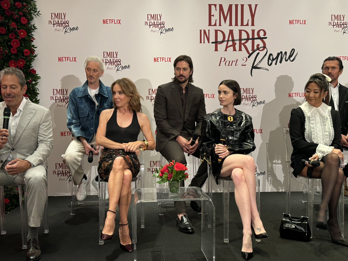 Conferenza stampa a #Roma di Emily in Paris, stagione 4, parte 2.

#emilyinparis #netflix <a href="/NetflixIT/">Netflix Italia</a> <a href="/netflix/">Netflix</a>
