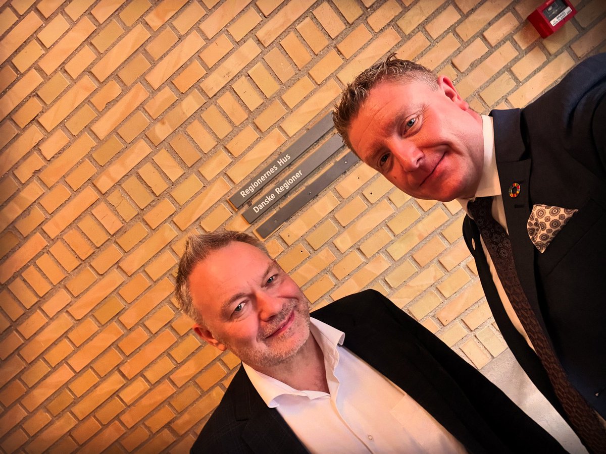 Michael Christensen (@kirochampen) on Twitter photo Spændende opstart af praksisoverenskomstforhandlinger imellem <a href="/KiropraktorenDK/">Kiropraktoren</a> og <a href="/regionerne/">Danske Regioner</a>.
Tak til <a href="/BLibergren/">Bo Libergren</a> og RLTN for dagens indledende forhandlingsmøde i konstruktive rammer. #sundpol #dkpol Spændende opstart af praksisoverenskomstforhandlinger imellem <a href="/KiropraktorenDK/">Kiropraktoren</a> og <a href="/regionerne/">Danske Regioner</a>.
Tak til <a href="/BLibergren/">Bo Libergren</a> og RLTN for dagens indledende forhandlingsmøde i konstruktive rammer. #sundpol #dkpol