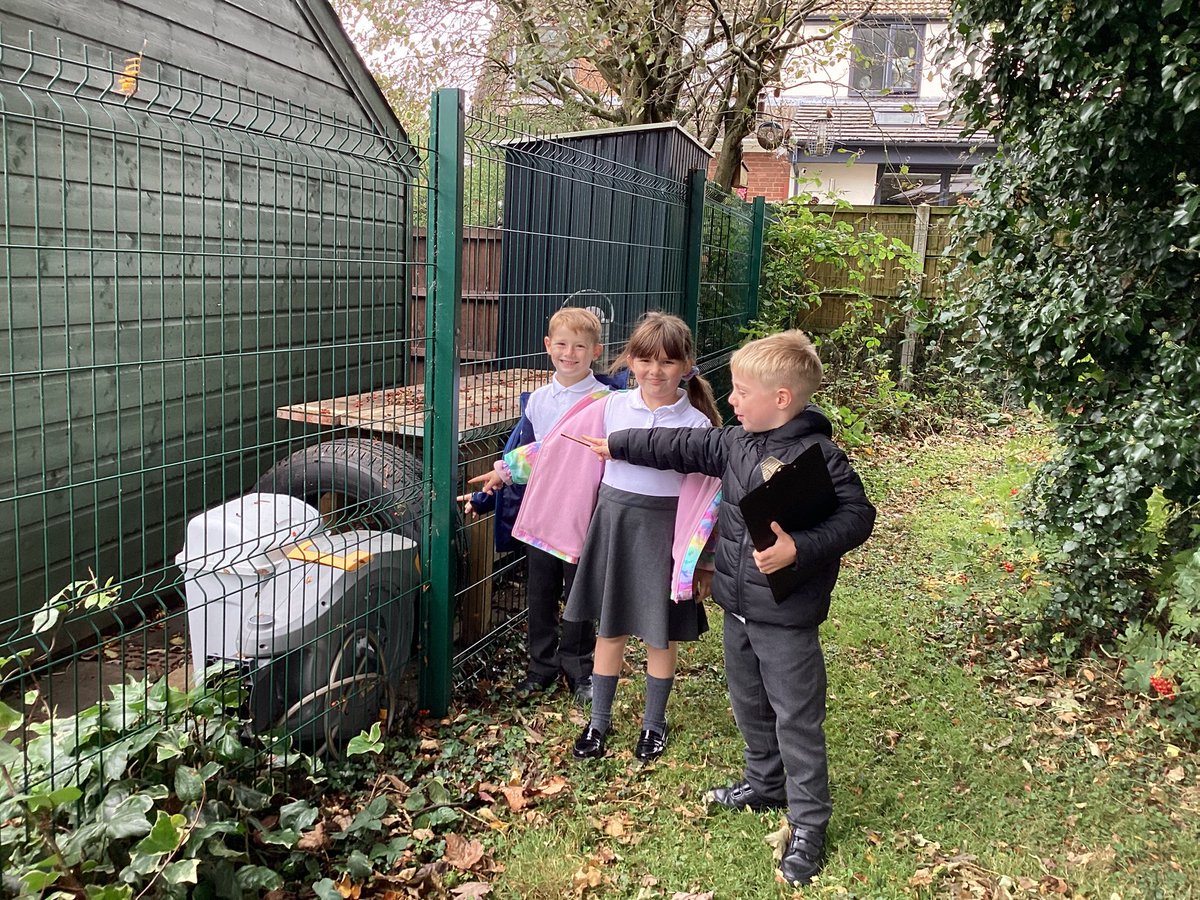 In Science Y2 have been learning about habitats. We have explored a local habitat to find things that are ‘living’, ‘dead’ and ‘never been alive’. <a href="/GarswoodPrimary/">Garswood School</a> <a href="/MissJenkinson/">Rachel Jenkinson</a>
