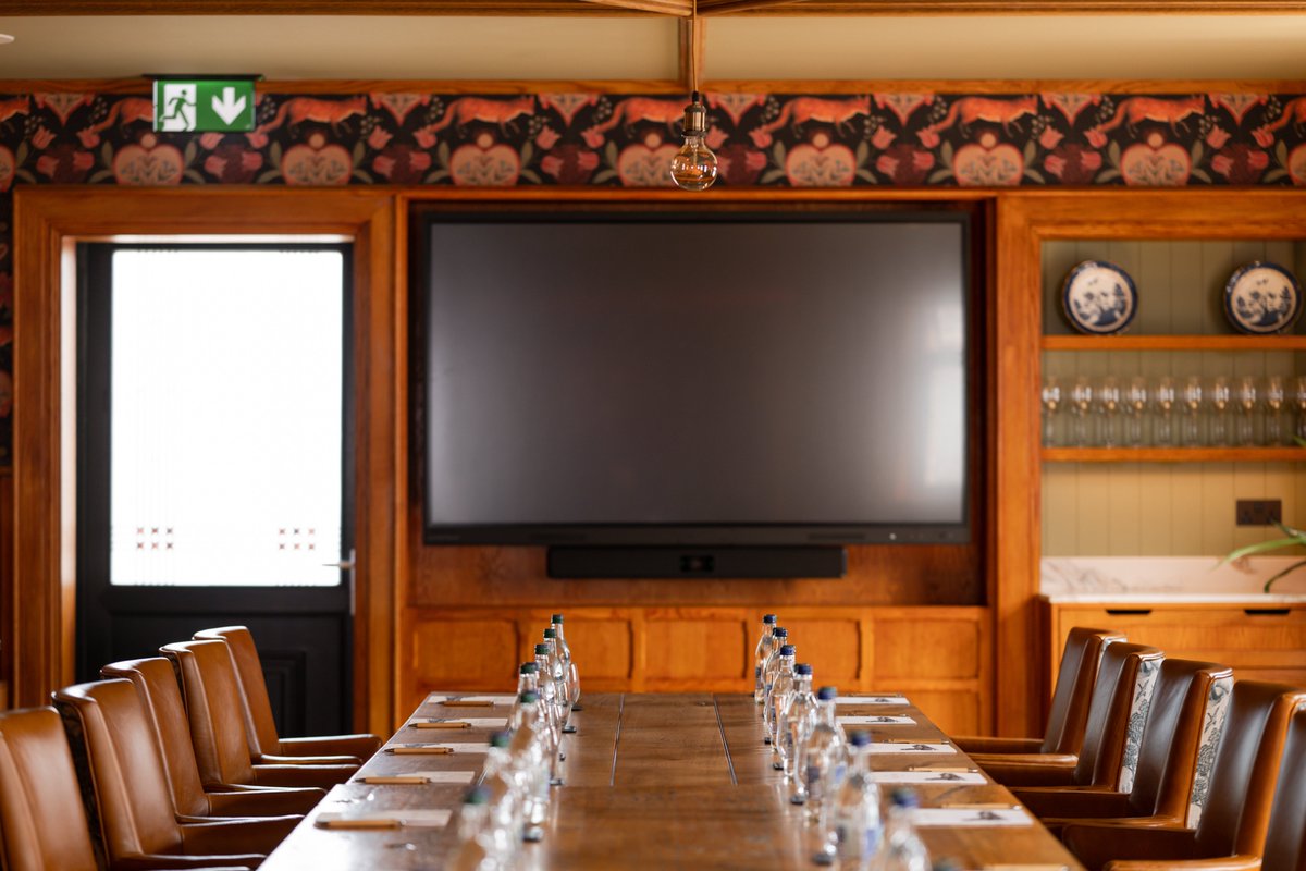 Introducing The C.S. Lewis Suite! This beautifully renovated flexible space features cosy seating, an open fire and small library along with a state of the art Clevertouch screen, making it perfect for elevated meetings as well as weddings and gatherings from 10 to 40 guests.