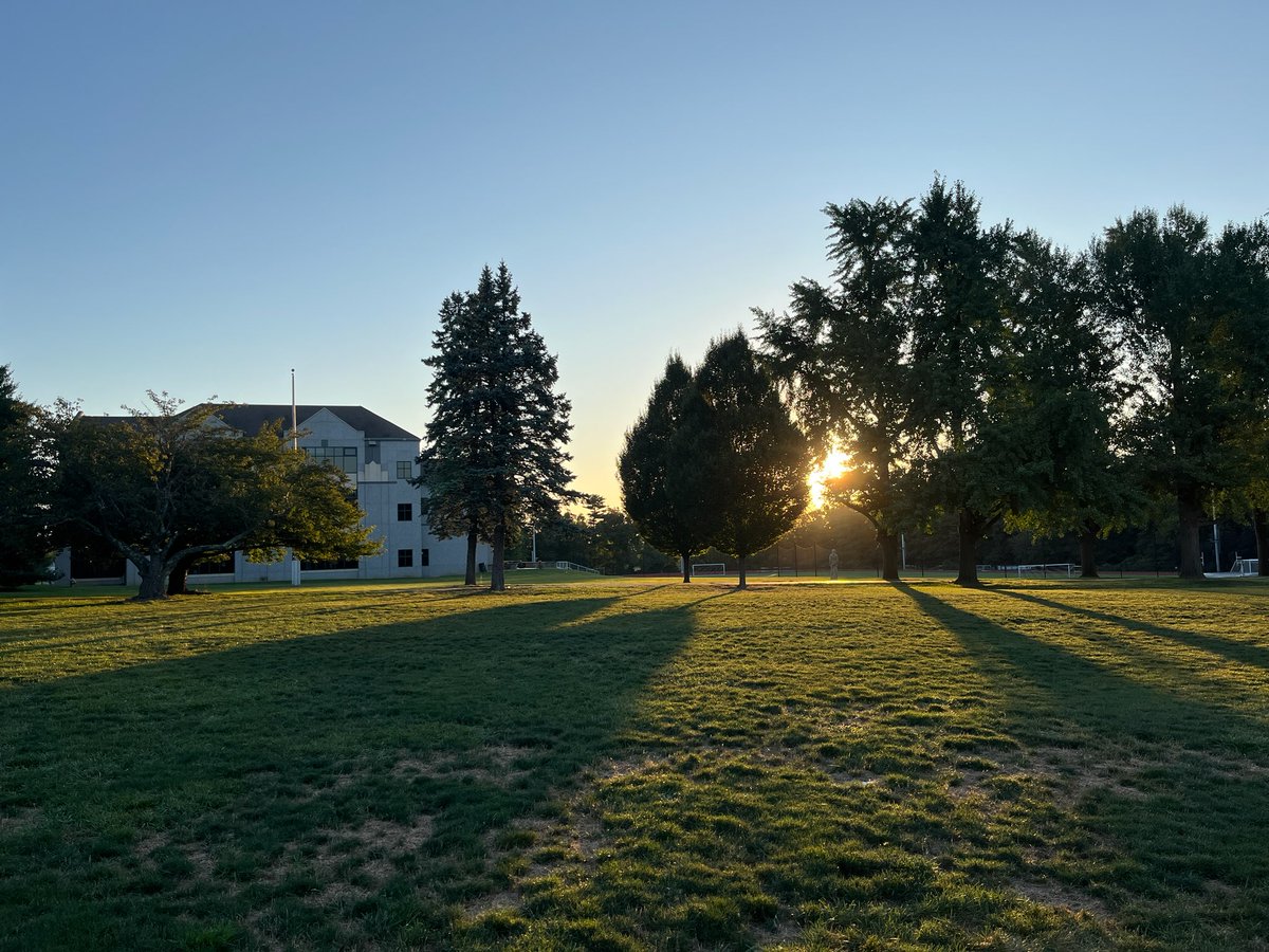 HolyGhostPrep's tweet photo. Another beautiful day is dawning on the gorgeous, college-like campus of @HolyGhostPrep. #ThinkCollegiate #ThinkGhost https://t.co/hqcPx44oBj