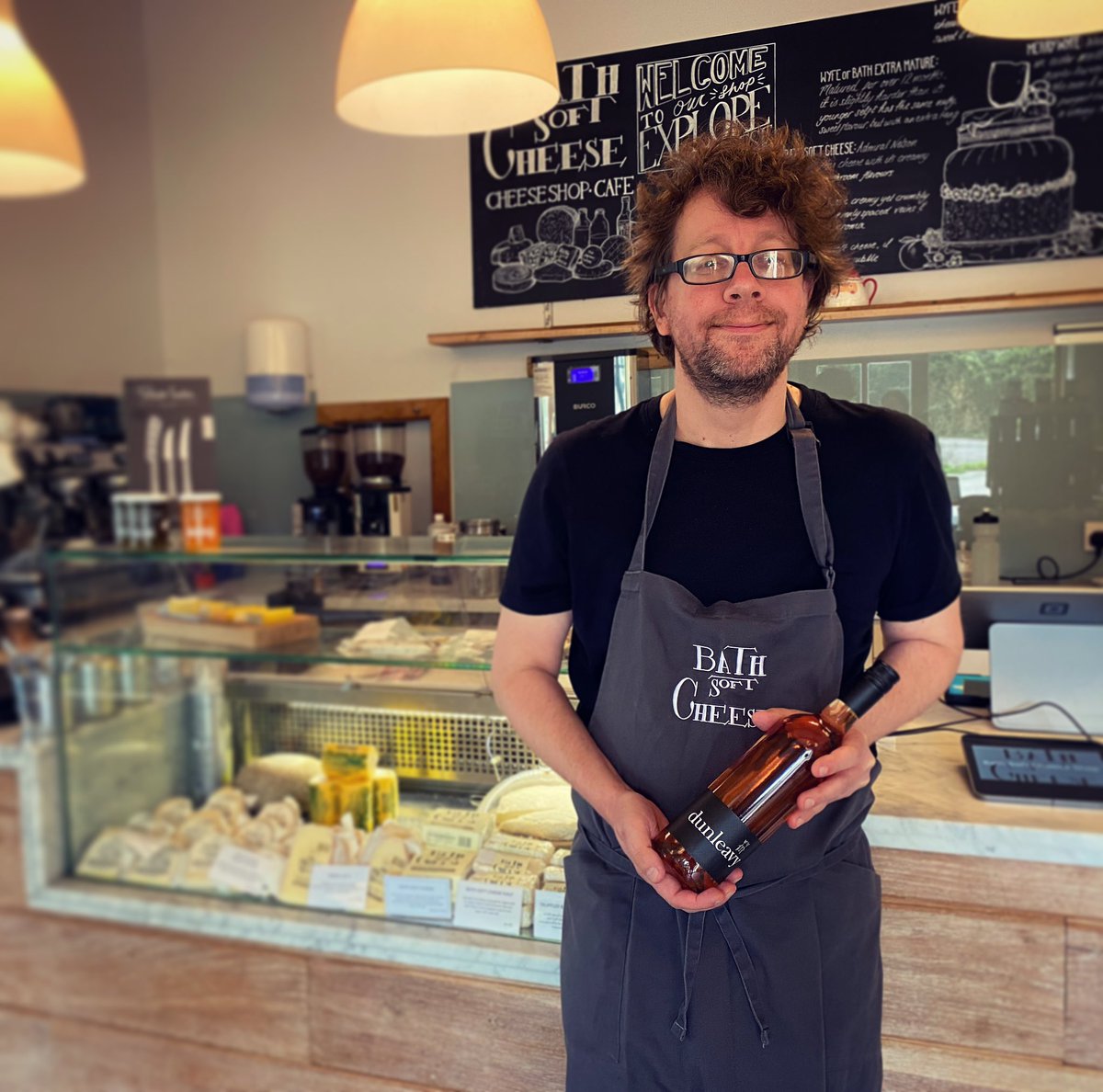 Simon at <a href="/BathSoftCheese/">Bath Soft Cheese</a> 🙂 🧀 

#wine #cheese #bath #bristol #bathsoftcheese #rosé #englishwine #food #drink #somerset #southgloucestershire #cafe #hospitality