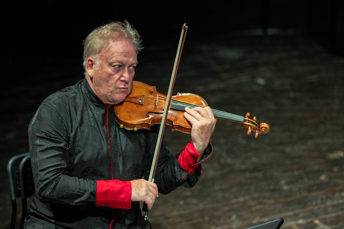 Qualche scatto dal bel concerto di ieri al Teatro dei Vigilanti "Renato Cioni" di Portoferraio con il Michael Guttman Tango Quintet: l'incontro appassionato fra musica classica e tango argentino è stato accolto con grande calore dal folto pubblico di #elbamusicfest! 💃🏽