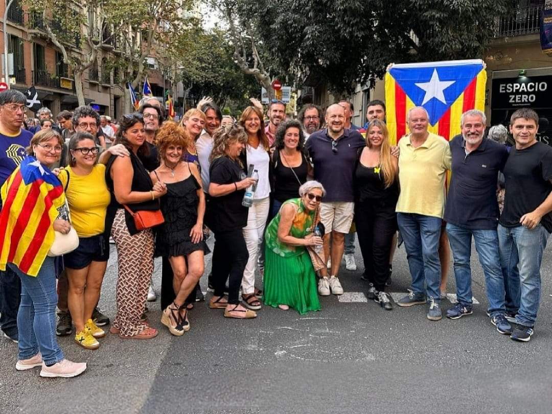 Sanagli's tweet photo. L'any passat uns quants vàrem fer la manifestació de la #Diada2023 amb la companyia de la presidenta @LauraBorras Fidels a la cita ens retrobem demà! https://t.co/hqWhq44fDI