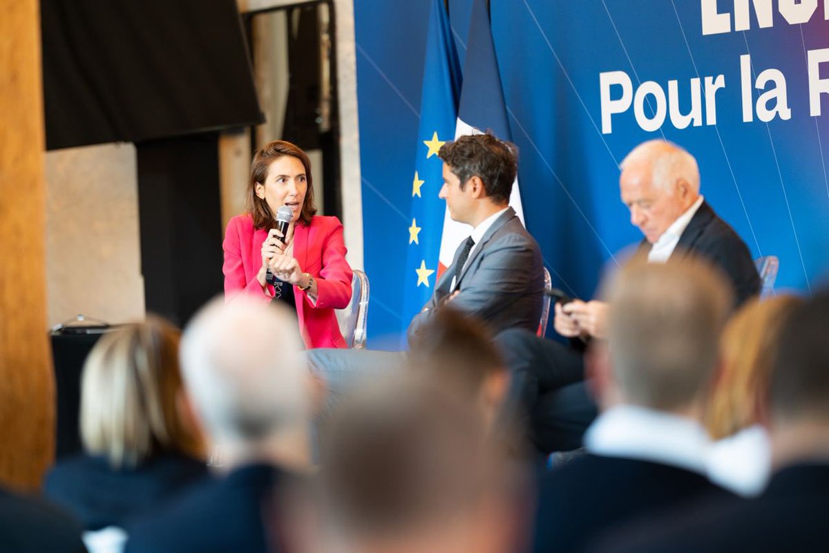 Valérie Hayer (@valeriehayer) on Twitter photo Pour servir nos concitoyens avec exigence et ambition, nos Parlements doivent être forts de la vision qui unit notre famille centrale, celle d’une société prospère et progressiste.
Merci à <a href="/GabrielAttal/">Gabriel Attal</a> et aux <a href="/DeputesEnsemble/">Les Députés Ensemble pour la République</a> de m’avoir conviée à vos Journées parlementaires ! Pour servir nos concitoyens avec exigence et ambition, nos Parlements doivent être forts de la vision qui unit notre famille centrale, celle d’une société prospère et progressiste.
Merci à <a href="/GabrielAttal/">Gabriel Attal</a> et aux <a href="/DeputesEnsemble/">Les Députés Ensemble pour la République</a> de m’avoir conviée à vos Journées parlementaires !