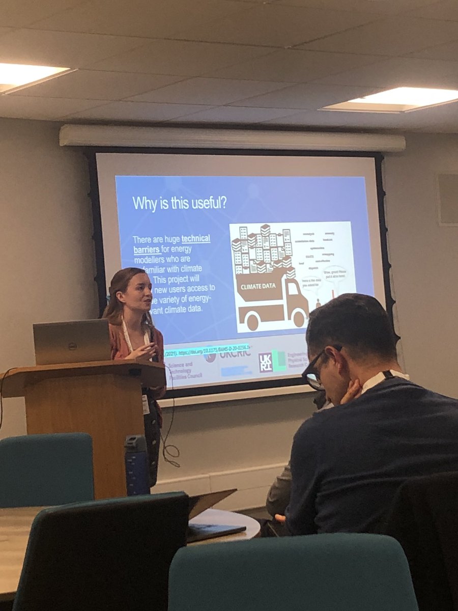 SciComp_STFC's tweet photo. “We need some creative solutions”
@HCBloomfield19 from @uniofnewcastle is discussing the resilience of our energy systems.
She has lots of insights about how climate and weather data can be used to make important decisions about our energy infrastructure.
#DAFNIconference https://t.co/z5HpJxznNy