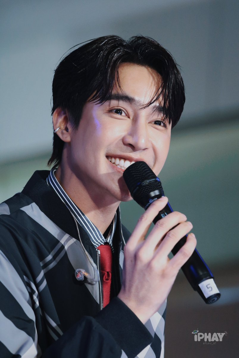 PHAY_91's tweet photo. 07.04.2024 : #HLAxEarth
คิดถึง 🥹
#EarthPirapat @Earth_Pirapat #เอิร์ทมิกซ์
#ถ่ายวันนี้ลงตอนไหนอะฝ้าย https://t.co/PgC78kMXc0