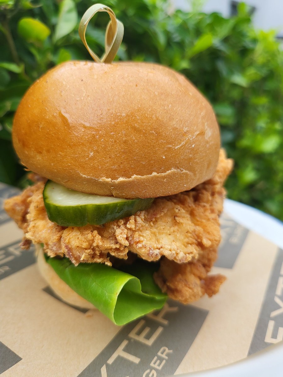 If you love your Buttermilk Chicken!
Tuesdays and Thursdays early bird specia is for youl.  Just £7 when ordered before 6pm. 
Have it your way, BBQ, Buffalo, Chipotle Mayo or plain .
Eat in or collection