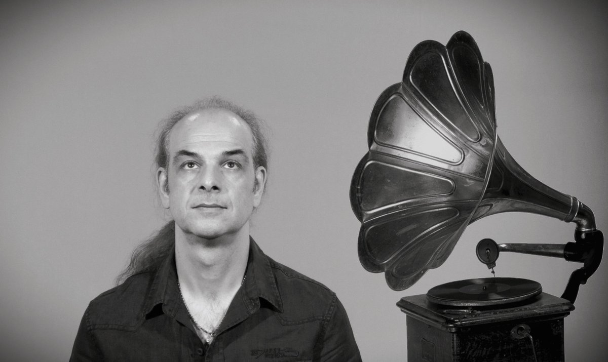 Hello my dear friends.... I'm not ...deaf yet! 😄🙃😎