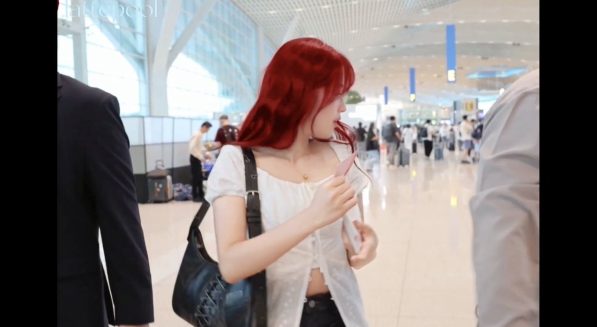 lattepool's tweet photo. 090924. INCHEON → HONG KONG.
STILL FRAMES (7).
김혜윤. 
#김혜윤 #KimHyeYoon #선재업고튀어 #LovelyRunner #은호 #오늘부터인간입니다만
@ACOM__official 
fancam credit: Dispatch ✨
edit baked by lattepool 🍰 https://t.co/cHyoGO3bz0