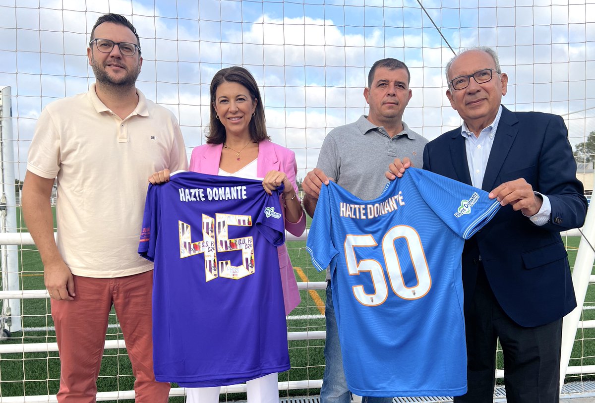 #Futbol y #Valores en #Bellavista. Presentadas las camisetas de <a href="/UDBellavista75/">Unión Deportiva Bellavista</a> y <a href="/PayasosCrouss/">CD Payasos Crouss</a> apoyando la #DonaciónDeÓrganos. Sembrando mensajes de #Solidaridad, #Salud y #Esperanza con el deporte. <a href="/Ayto_Sevilla/">Ayuntamiento de Sevilla</a> <a href="/silviapozosan/">Silvia Pozo</a> <a href="/IMDSevilla/">IMD Sevilla</a>  <a href="/rfaf/">RFAF</a> <a href="/A_Trasplantes/">Coordinación Autonómica Trasplantes Andalucia</a> #HazteDonante