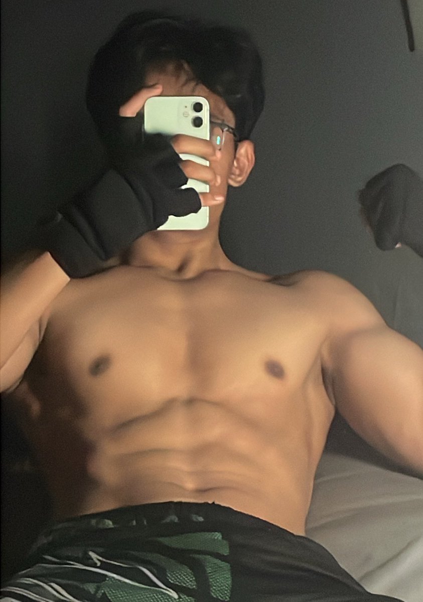 shadesofbintz's tweet image. another picture is coming after this