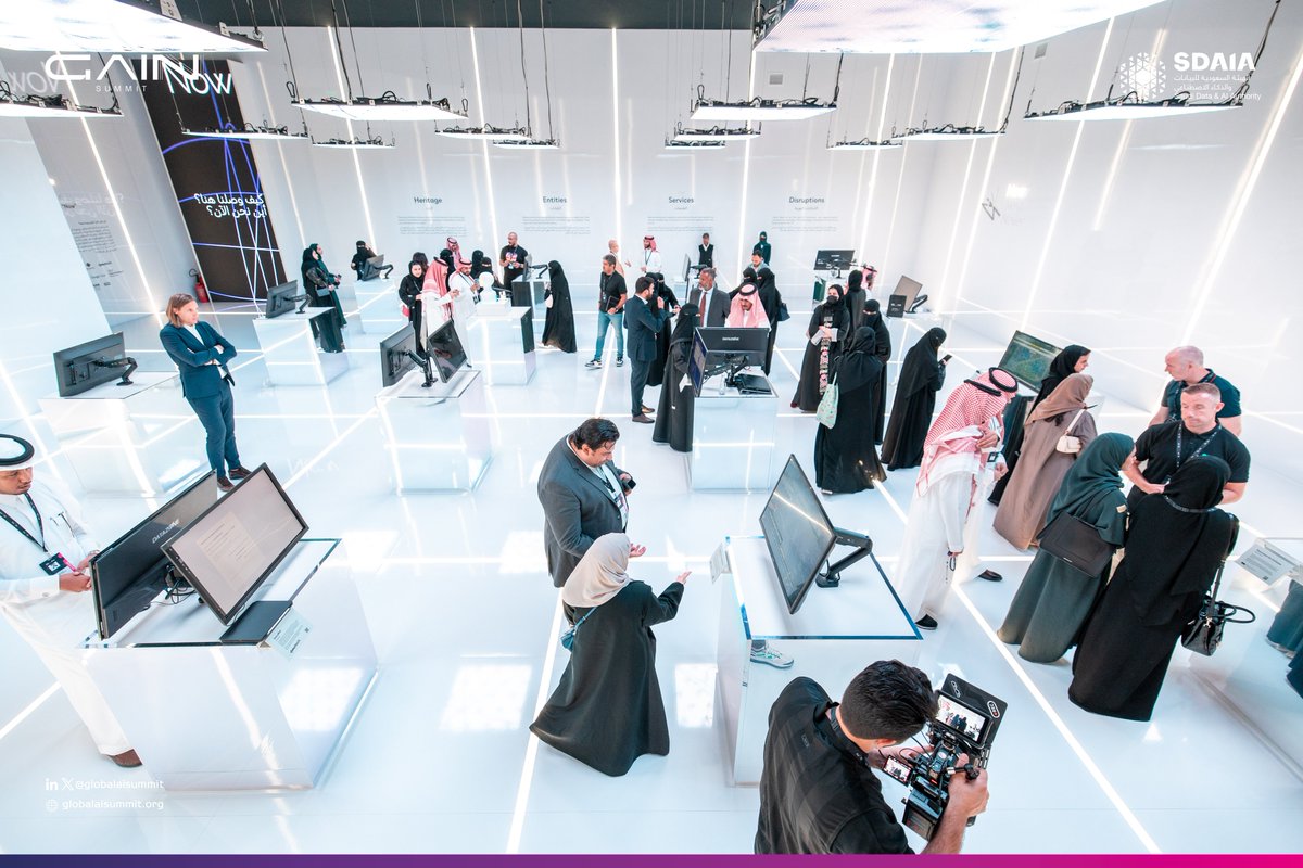 SDAIA_SA's tweet photo. تجارب استثنائية ومبهرة في #قمة_الذكاء_الاصطناعي بنسختها الثالثة.
#سدايا https://t.co/ExIY2qgcpI