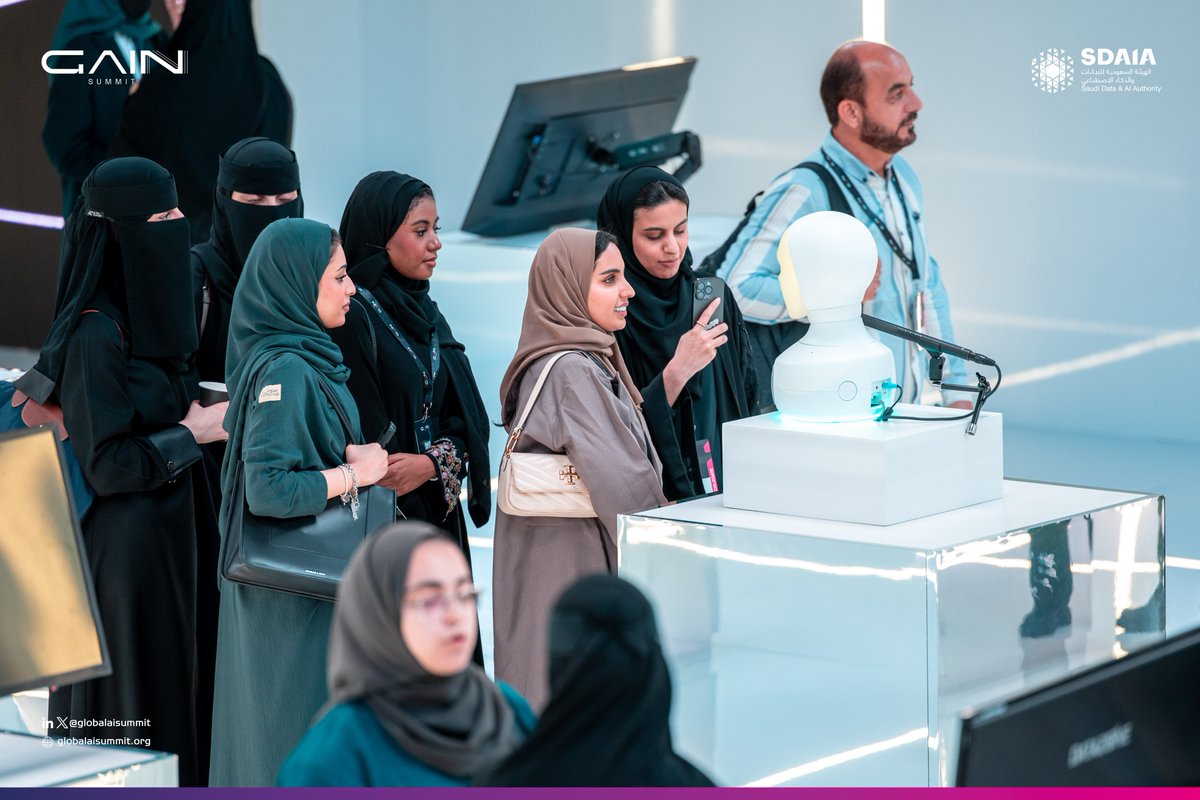 SDAIA_SA's tweet photo. تجارب استثنائية ومبهرة في #قمة_الذكاء_الاصطناعي بنسختها الثالثة.
#سدايا https://t.co/ExIY2qgcpI