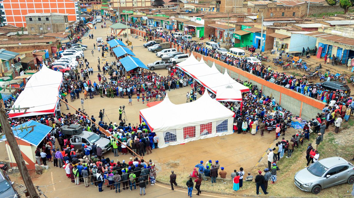 Reagan_Kenyan's tweet image. H.E Governor Wavinya Ndeti has commissioned the Kangundo bus park upon refurbishment by the County Government of Machakos.
#WavinyaNdetiDelivers @Wavinya_Ndeti