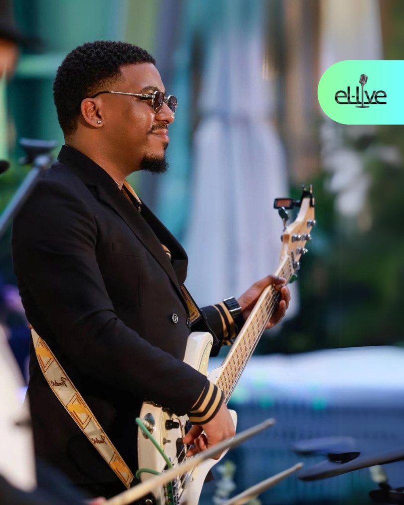 ellivebands's tweet photo. 🎸🎶 Groove like no other—our bassist brings the vibe!
🔗https://t.co/MYVLzwT7Gg
#elliveProductions #gigforlife #BassGroove #LiveMusic #VibeSetter https://t.co/FlPGtcnKh3
