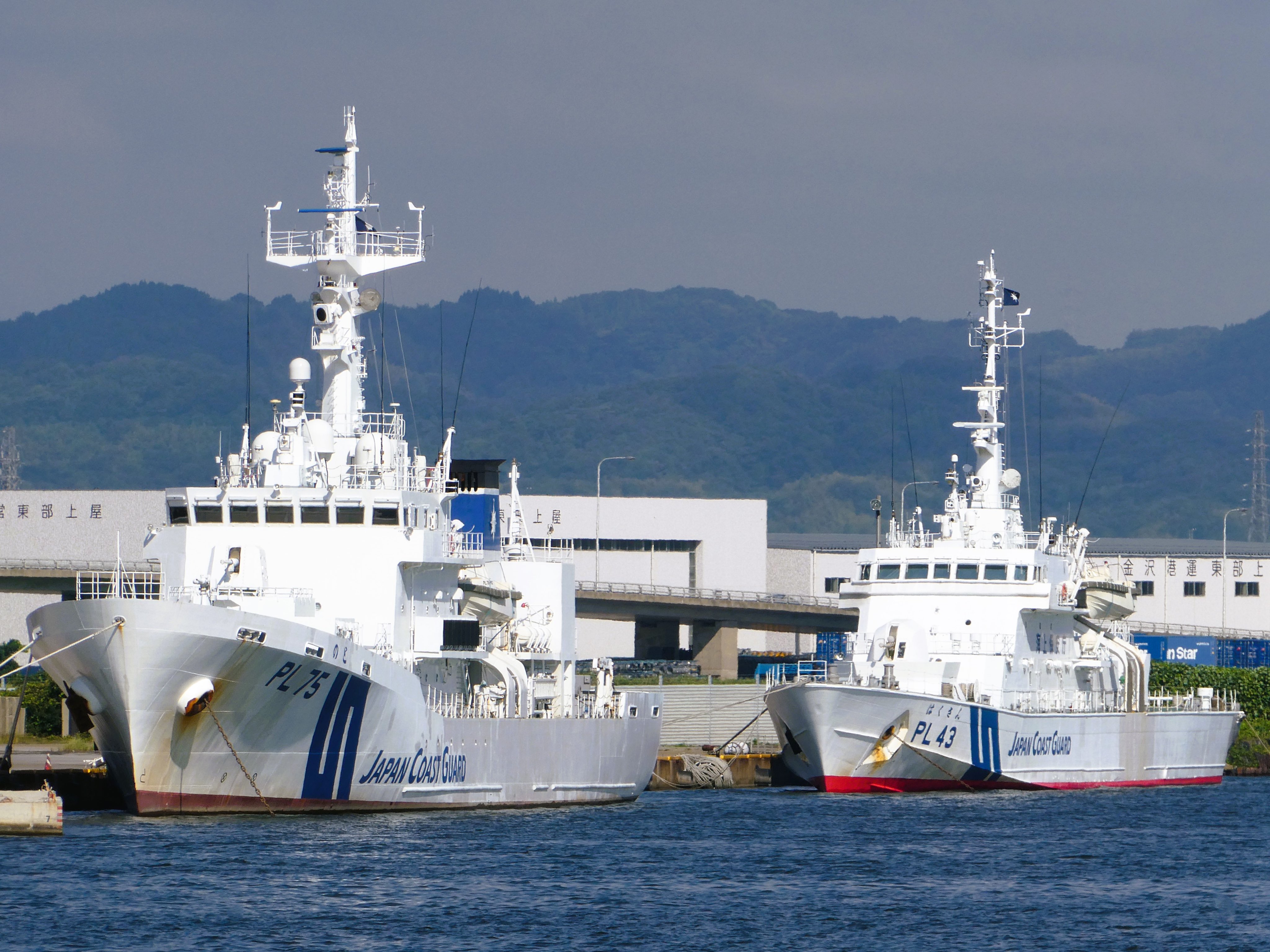 海景 横山 竜 | 江ノ島沖の船⚓️ #海王丸#CL197うみかぜ #江ノ島#船
