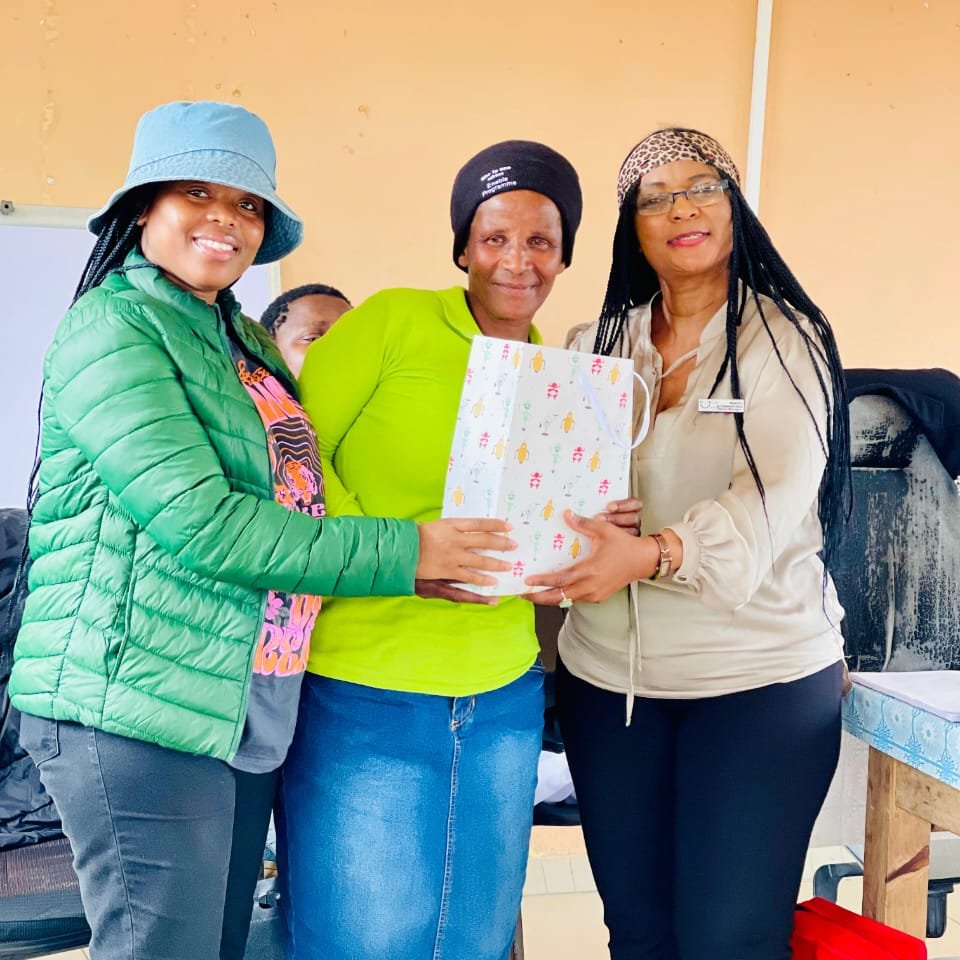 SU Global Surgery (@su_globalsurg) on Twitter photo We are expressing gratitude to three community healthcare workers, Ms. Boniswa Maboso, Mrs. Busisiwe Mtuyedwa, and Mrs. Nosizwe Peter for their exceptional service, and dedication toward the success of our community-based diabetes & diabetes foot junction screening program. #CHWs We are expressing gratitude to three community healthcare workers, Ms. Boniswa Maboso, Mrs. Busisiwe Mtuyedwa, and Mrs. Nosizwe Peter for their exceptional service, and dedication toward the success of our community-based diabetes & diabetes foot junction screening program. #CHWs