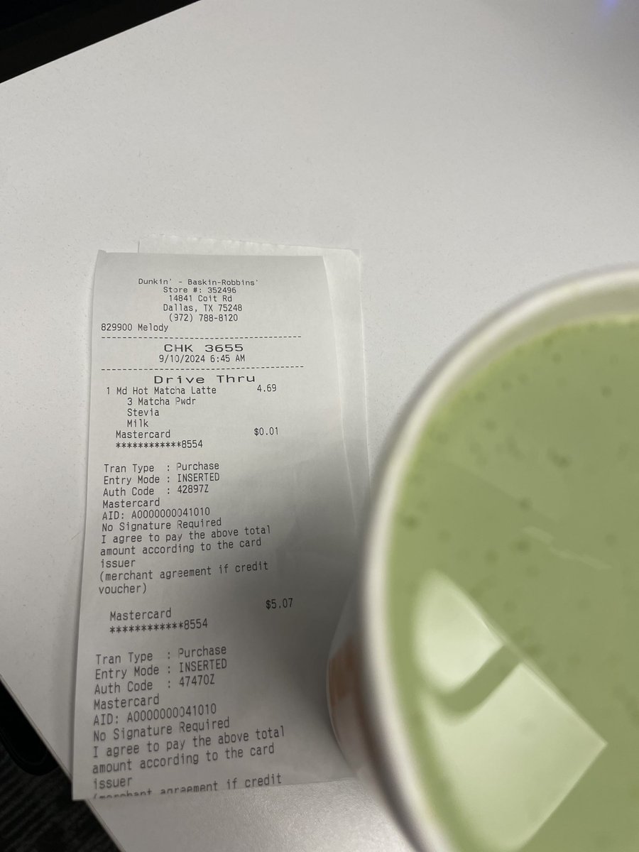 amylynperkinson's tweet photo. @dunkindonuts What the heck is this hot grass-tasting drink? I have a 10 hour day ahead of me and my lips were prepared to taste a medium hot latte when driving to work. #ialmostwreckedmycar #notwhatiordered #iwouldhavebeenlateifiwentback #notmyflavorprofile https://t.co/f5ulWT7Kog