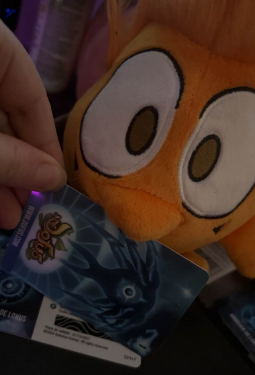 🎁Bien joué, nous avons les 30 RT  ! 🥂
Nous avons un nouveau #giveaway pour le bouclier de LOKUS ! 2 GAGNANTS ✨

INSTRUCTION pour le concours : 
🔽

- 📲 RT ce POST
-📝COMMENTE TA CLASSE FAVORITE !
-💙FOLLOW <a href="/Ephemeriia/">Ephemeriia</a> 

PS : compte à concours🚮
T.A.S 20 SEPTEMBRE 2024
#DOFUS