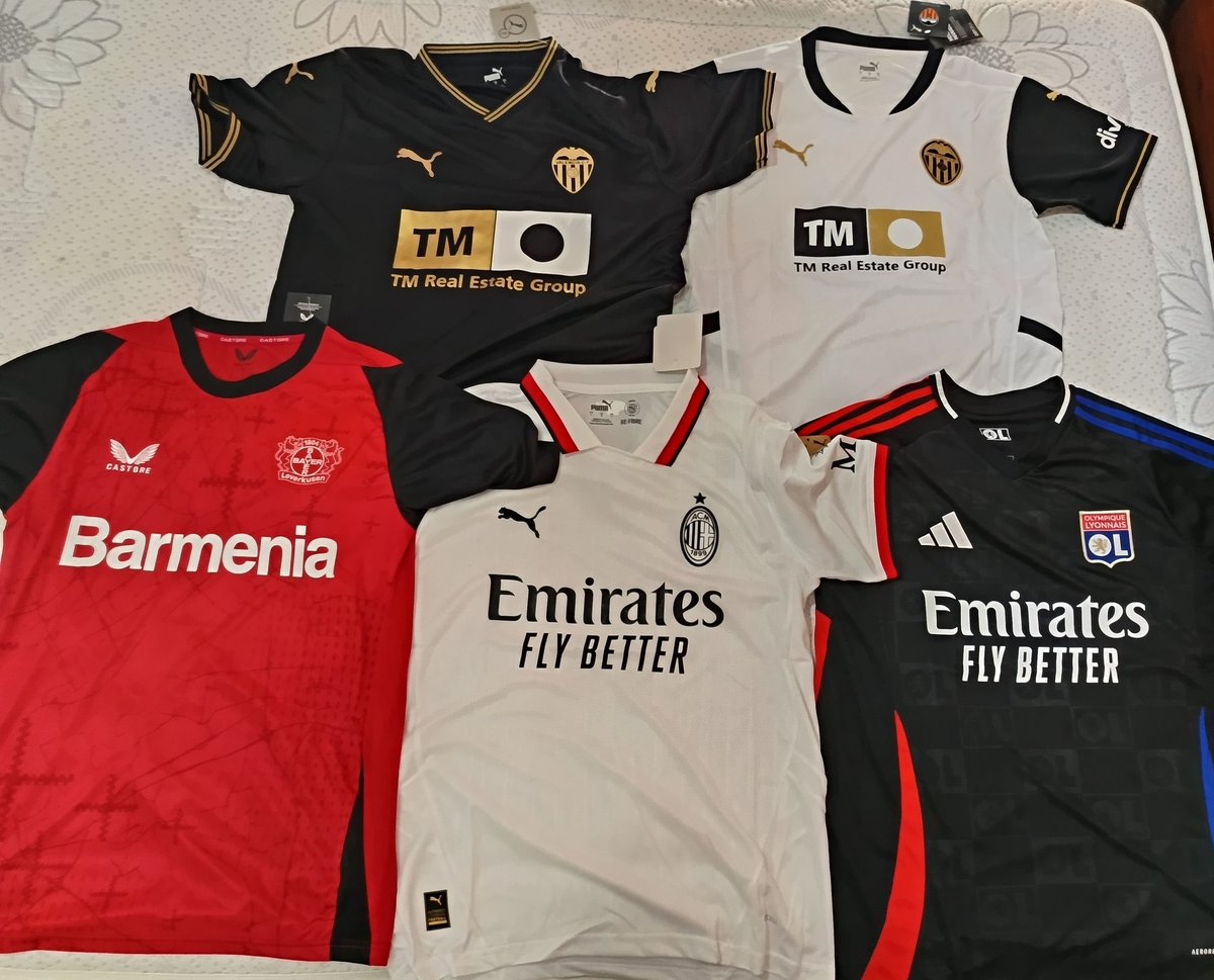 Pedido entregado hoy 🤝

Si todavía no tienes la tuya, no esperes más ✔️

25€ ✅ Todas las equipaciones con envío incluido