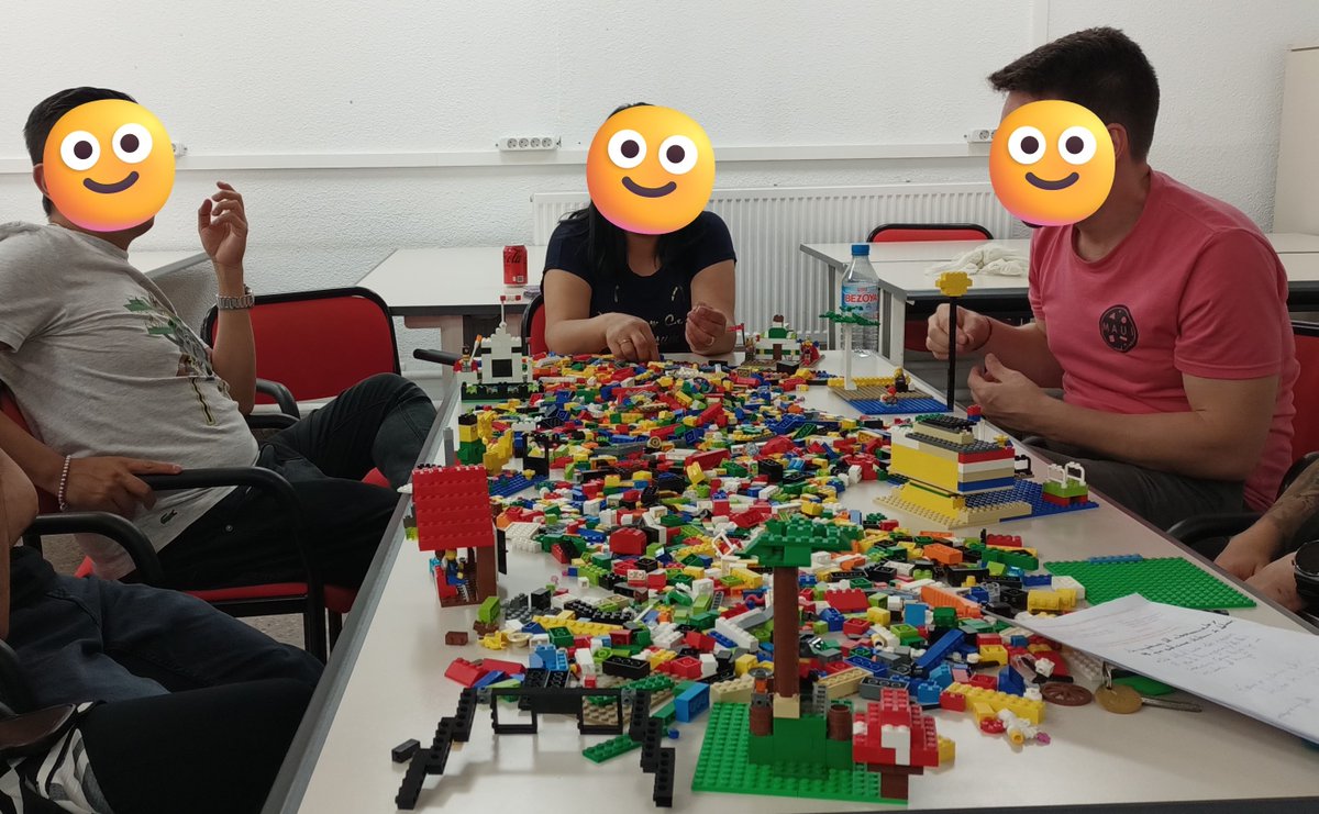 gioupm's tweet photo. Dinámicas de grupo, debates, clases magistrales, trabajos en equipo... todo esto es lo que te encontrarás en nuestras clases presenciales y seminarios #MBA #partTime #MDSIC #online #Formate #somosUPM
https://t.co/8dWQff7bZx https://t.co/0f7gnq0yAX