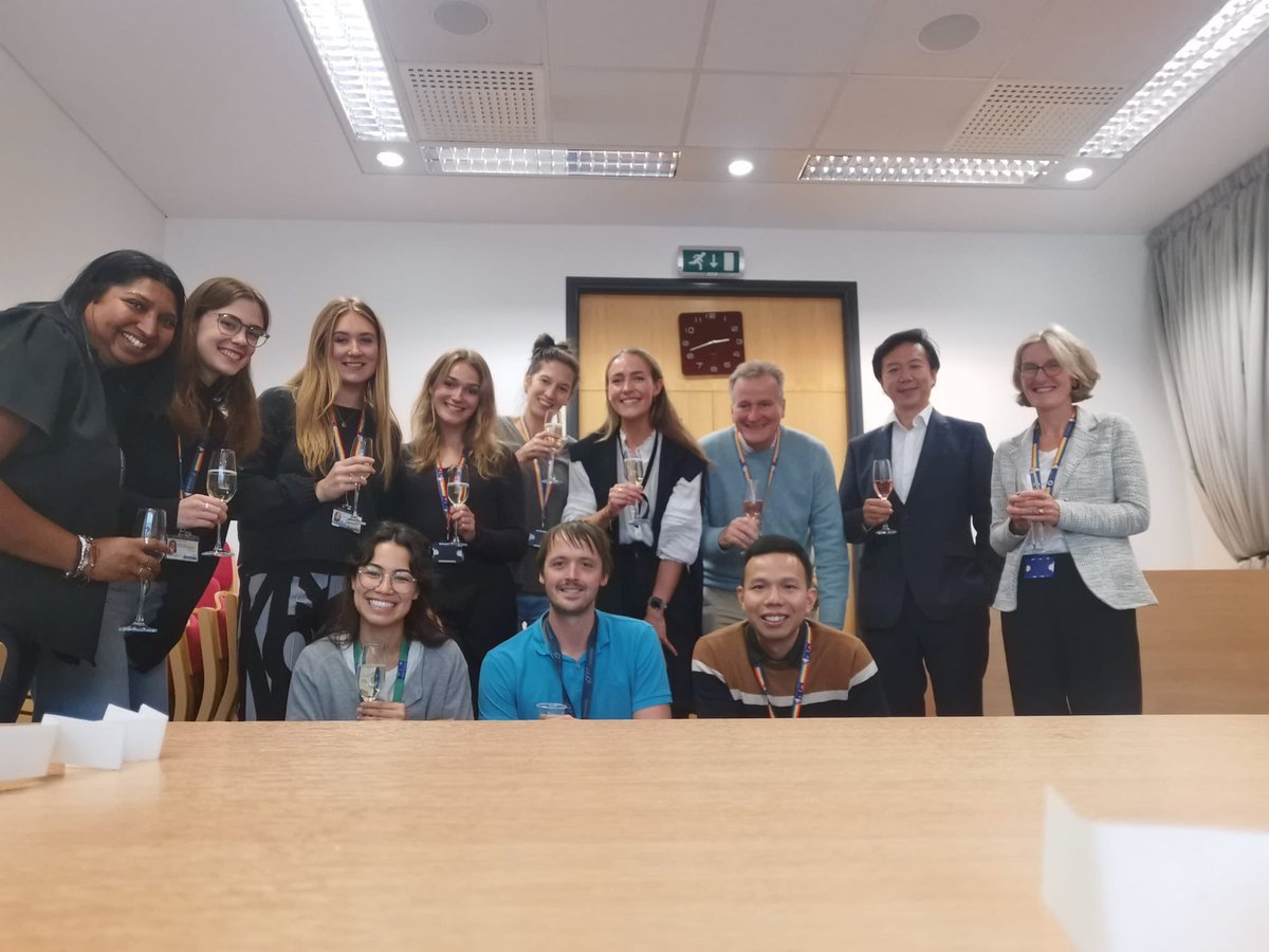 Carroll Lab (@carroll_lab_ox) on Twitter photo Congratulations to <a href="/caolann_b/">Caolann Brady</a> who passed her DPhil viva yesterday! Thanks to Prof Helen McShane and Prof <a href="/ChrisChiuLab/">Chris Chiu</a> for being viva examiners
Caolann is now starting medicine <a href="/UniofOxford/">University of Oxford</a> and we wish her all the best in her career! Congratulations to <a href="/caolann_b/">Caolann Brady</a> who passed her DPhil viva yesterday! Thanks to Prof Helen McShane and Prof <a href="/ChrisChiuLab/">Chris Chiu</a> for being viva examiners
Caolann is now starting medicine <a href="/UniofOxford/">University of Oxford</a> and we wish her all the best in her career!