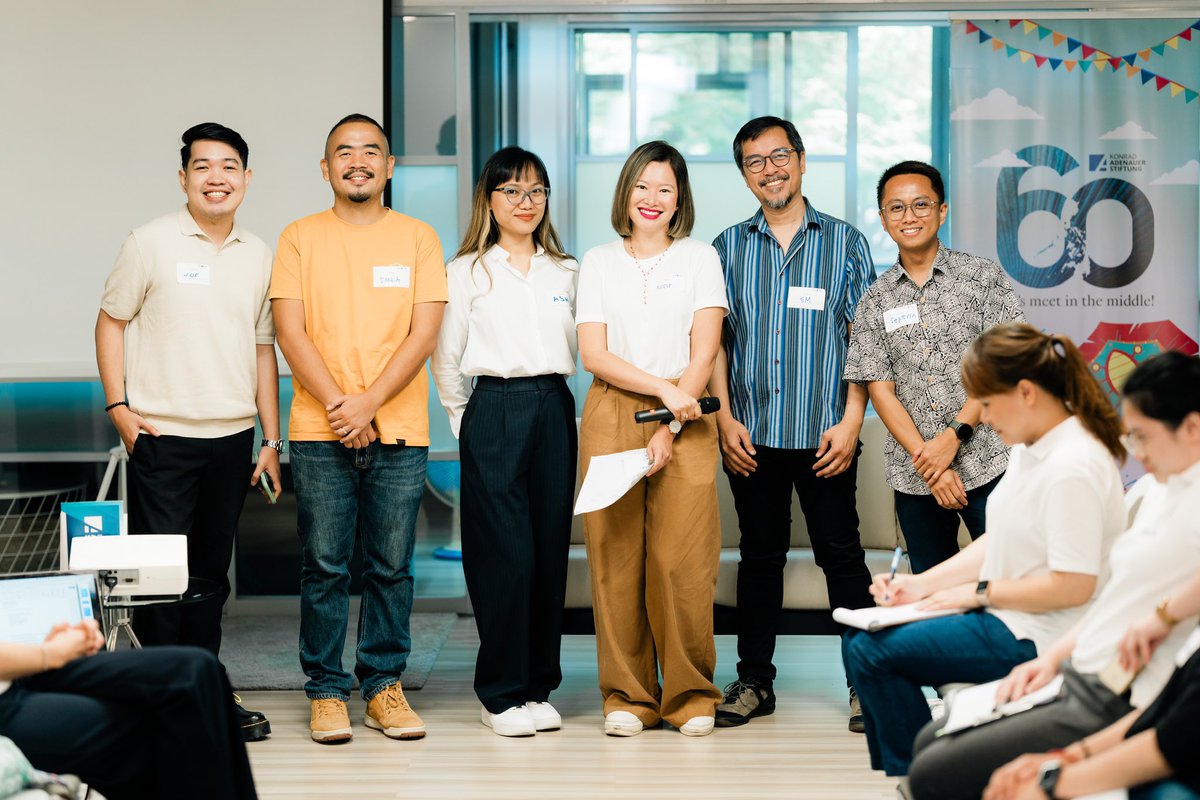 Septrin_Calamba's tweet image. On 1 September, Konrad Adenauer Stiftung Philippines and our DelDem team co-organised the #ShareKoLang, a deliberative forum on ‘community aspirations’ with 24 randomly selected citizens. Their aspirations are deeply relational, often intertwined with the #aspirations of others.