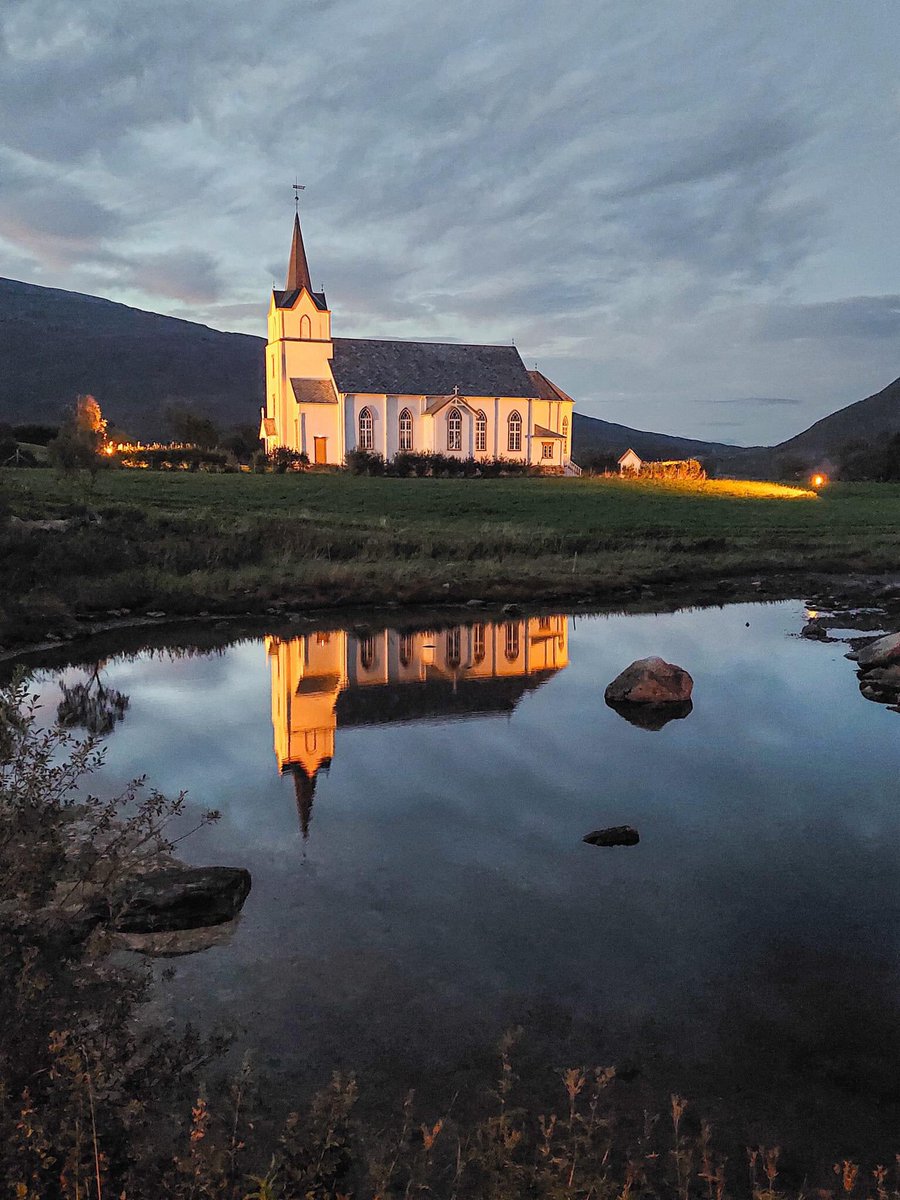 helifliMorten's tweet photo. Good morning from Norway. Tjeldsund Kirke https://t.co/fIBSQzQ9z5