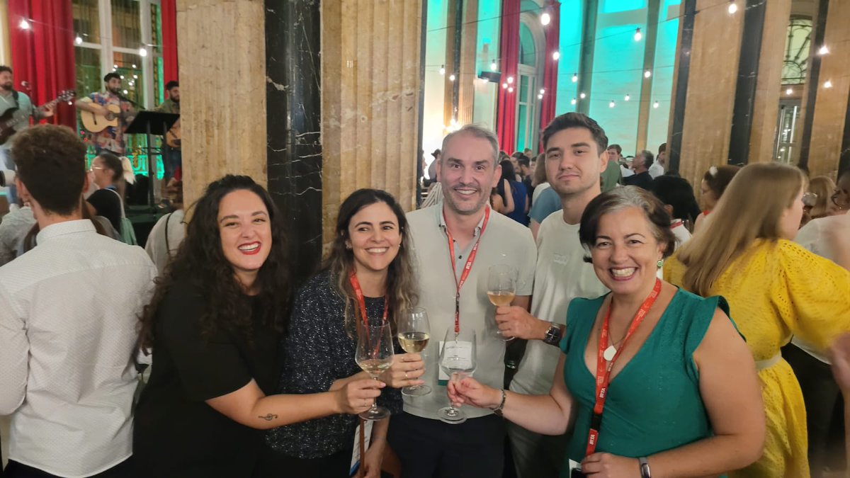 #LCAFood2024 gala dinner has been the perfect ground to enjoy science among actual and past <a href="/biogroup_usc/">Biogroup</a> members
<a href="/IanVzquezRowe/">Ian VR</a>
<a href="/AlbinhaGaliza/">Alba Roibás</a> <a href="/IanaSalim/">Lalala</a> #AlbertoFraile
<a href="/LCAFOOD2024/">LCA FOOD 2024</a> on going!!