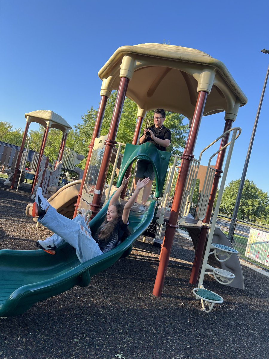 Lehman_ArtsFCPS's tweet photo. First photo assignment of the year! #WeAreVPA https://t.co/74EFP10tvC