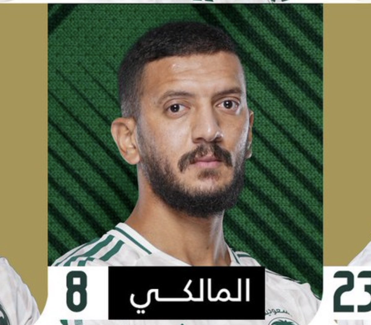 #السعوديه_الصين شفتوا كيف يركض تقول عمره 85 سنه اقسم بالله انه يشفق علي المنتخب 😂😂😂😂😂