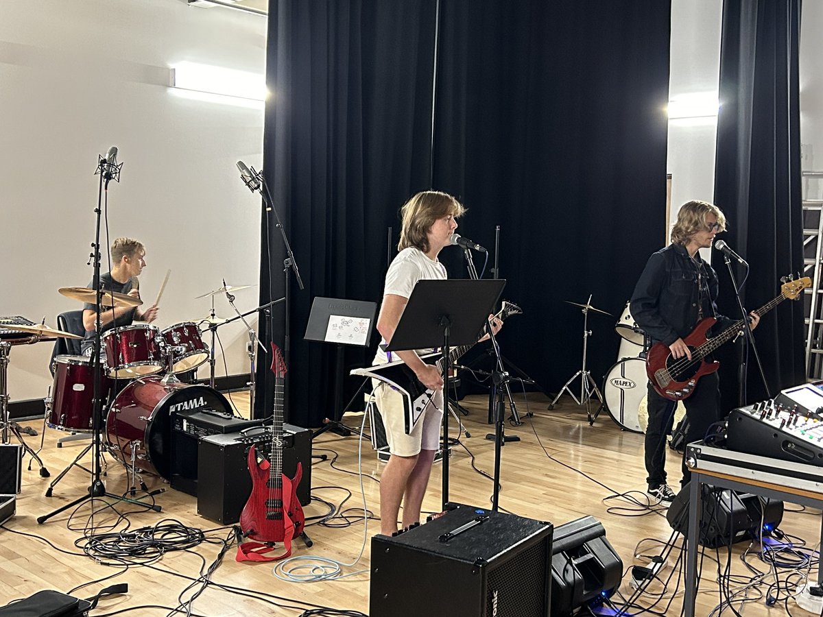 What a treat we had this morning! Ex-pupils Cameron, Luke and Ross came in specially to help out the Higher Music Tech class with their projects. So lovely to see them and hear how well they’re all doing. Thanks lads! <a href="/clydeview_a/">Clydeview Academy</a> #commitment #integrity