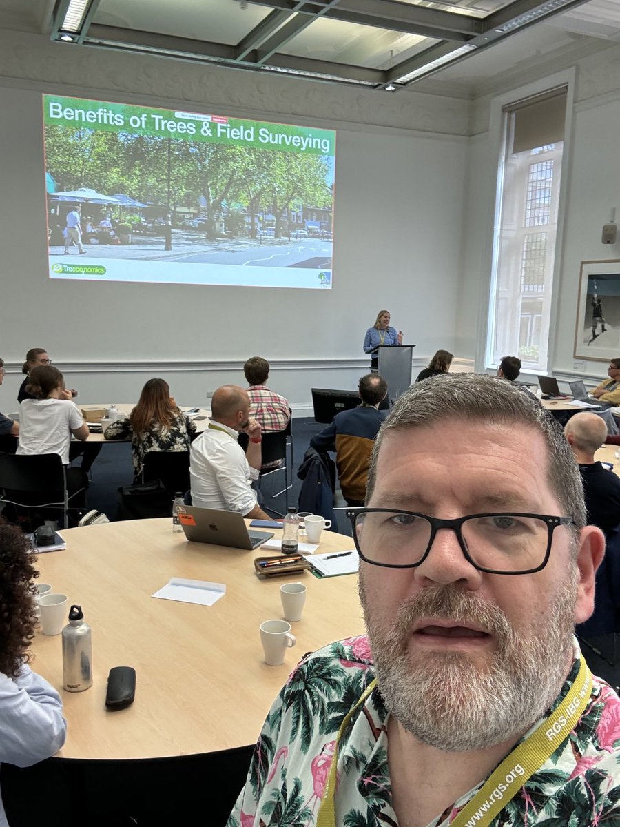The EFL Showcase today at the <a href="/RGS_IBG/">Royal Geographical Society (with IBG)</a> in London. two days of exciting talks, discussions and field activities 😊  ⁦<a href="/FIELDWORK_NTF/">Enhancing Fieldwork</a>⁩ ⁦<a href="/uochester/">University of Chester</a>⁩ ⁦@chestergeog⁩
